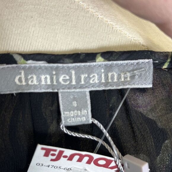 Daniel Rainn Cold Shoulder Blouse Floral Black Multi Size Small NWT - Picture 7 of 9